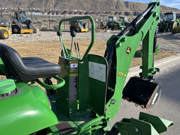 Image of John Deere 3046R equipment image 4