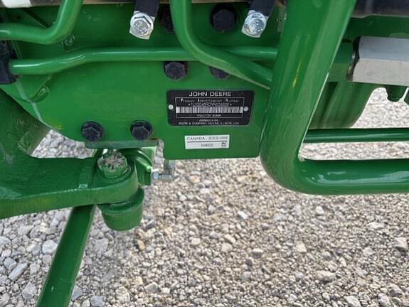 Image of John Deere 3046R equipment image 3