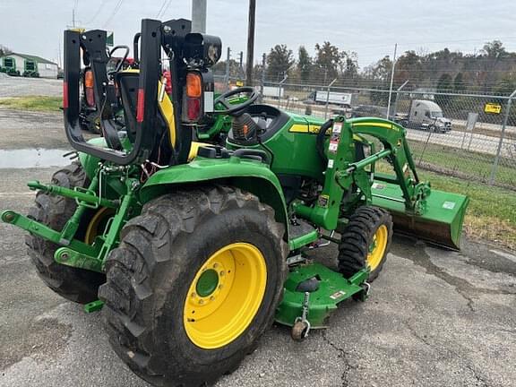 Image of John Deere 3046R equipment image 4