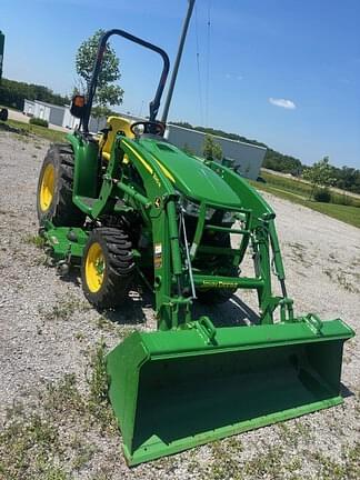 Image of John Deere 3046R equipment image 1