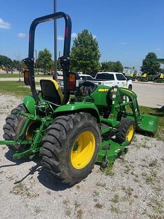 Image of John Deere 3046R equipment image 4