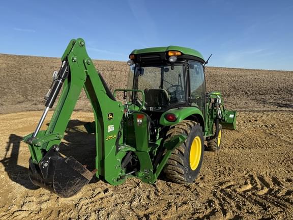 Image of John Deere 3046R equipment image 4