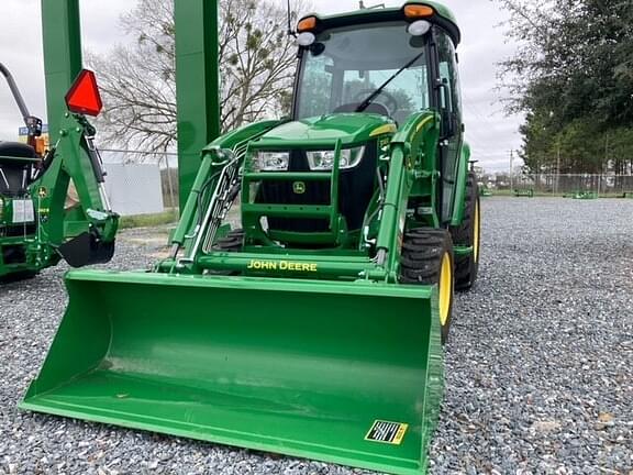 Image of John Deere 3046R equipment image 2