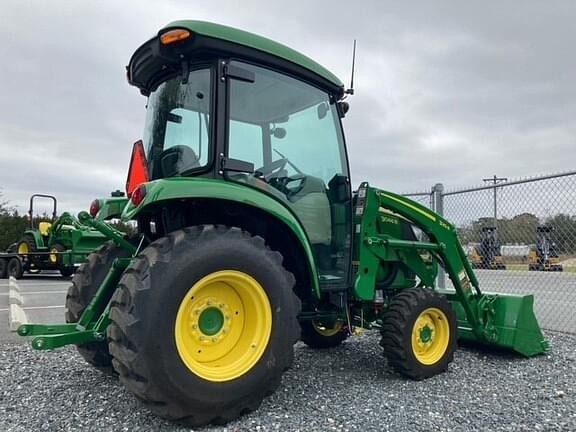 Image of John Deere 3046R equipment image 4