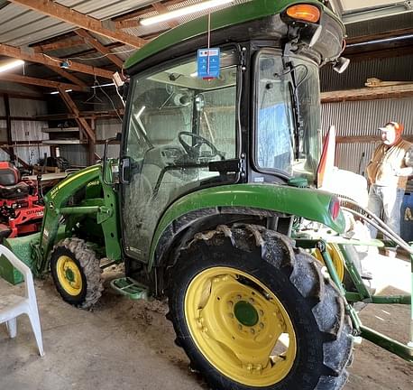 Image of John Deere 3046R equipment image 4