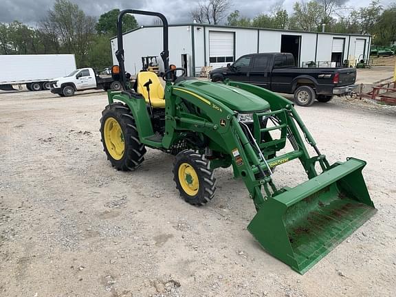 Image of John Deere 3046R equipment image 2