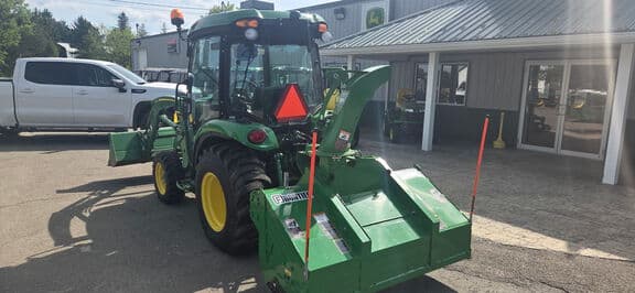 Image of John Deere 3046R equipment image 1