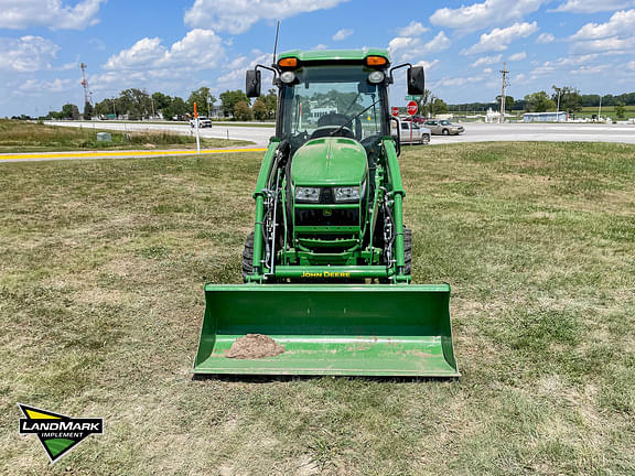 Image of John Deere 3046R equipment image 2