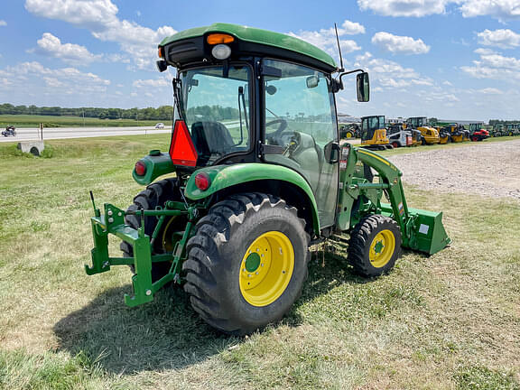 Image of John Deere 3046R equipment image 4