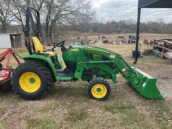 Image of John Deere 3046R equipment image 3