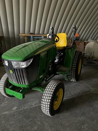 Image of John Deere 3046R equipment image 1