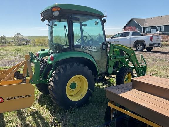 Image of John Deere 3046R equipment image 3
