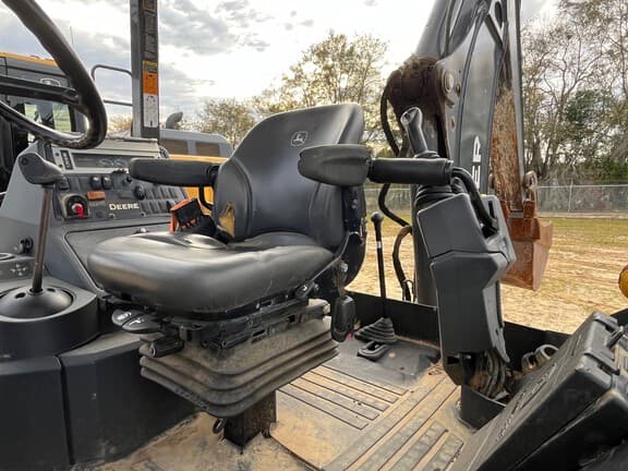 Image of John Deere 310L EP equipment image 4