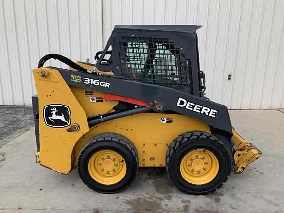 Image of John Deere 316GR equipment image 4