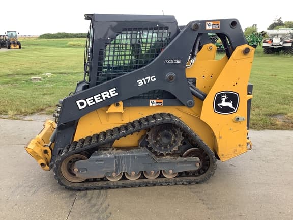 Image of John Deere 317G equipment image 2