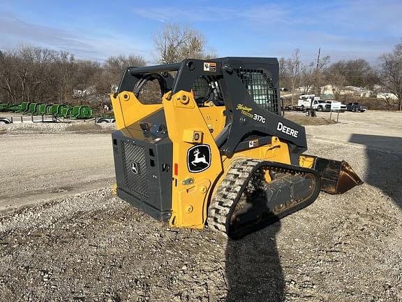 Image of John Deere 317G equipment image 3