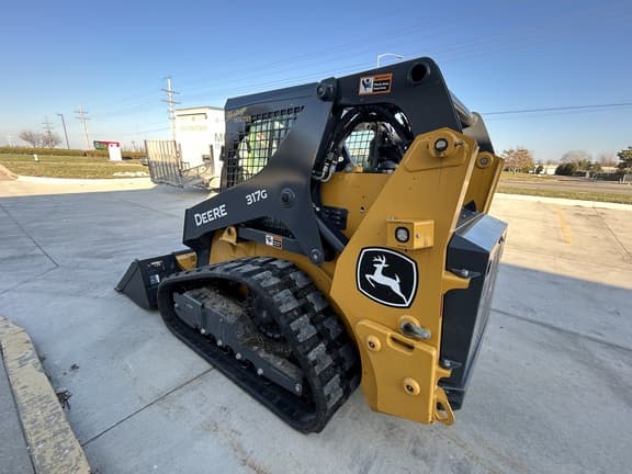 Image of John Deere 317G equipment image 4