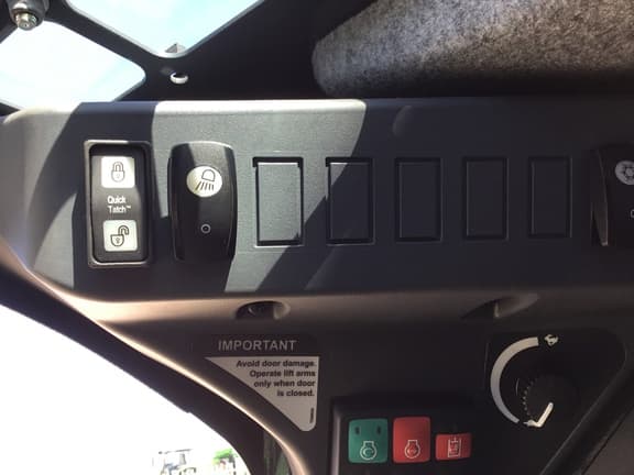 Image of John Deere 317G equipment image 4