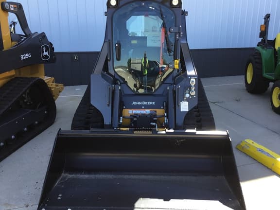 Image of John Deere 317G equipment image 3