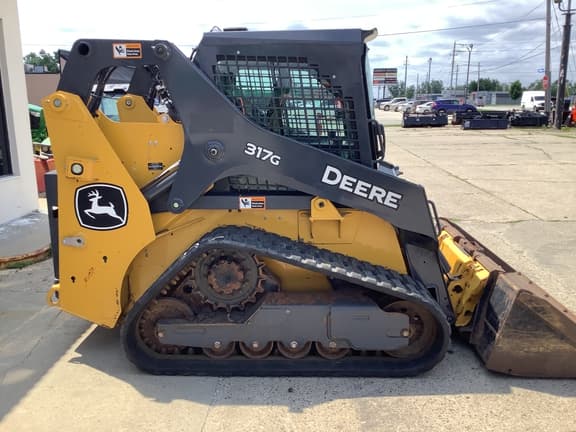 Image of John Deere 317G equipment image 2