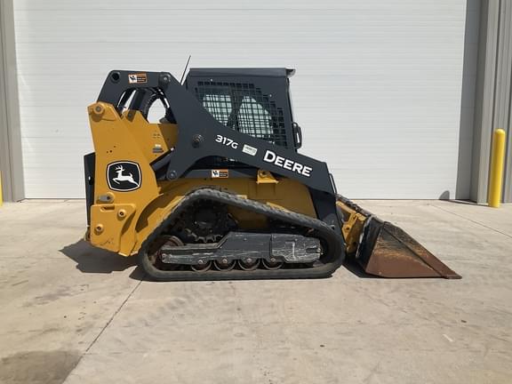 Image of John Deere 317G equipment image 3