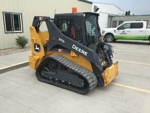 Image of John Deere 317G equipment image 2