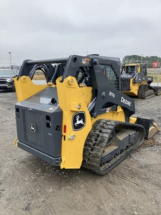 Image of John Deere 317G equipment image 4