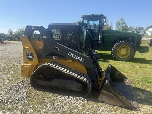 Image of John Deere 317G equipment image 4