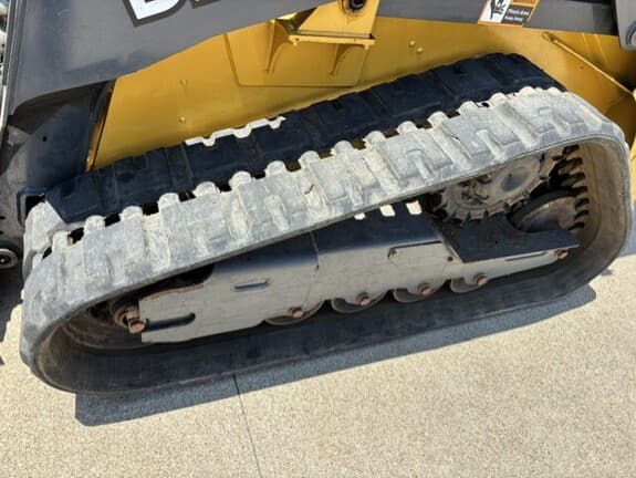 Image of John Deere 317G equipment image 4