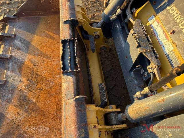 Image of John Deere 317G equipment image 3