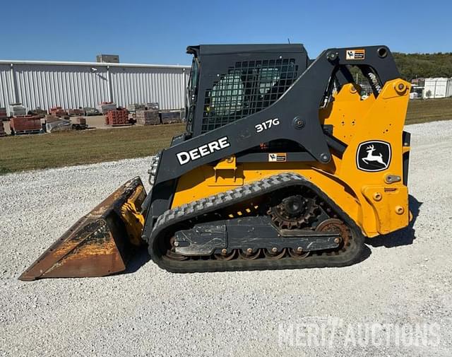 Image of John Deere 317G equipment image 4