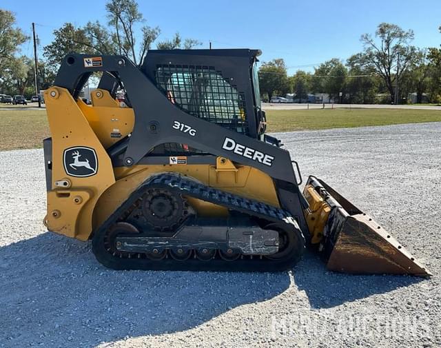 Image of John Deere 317G equipment image 3