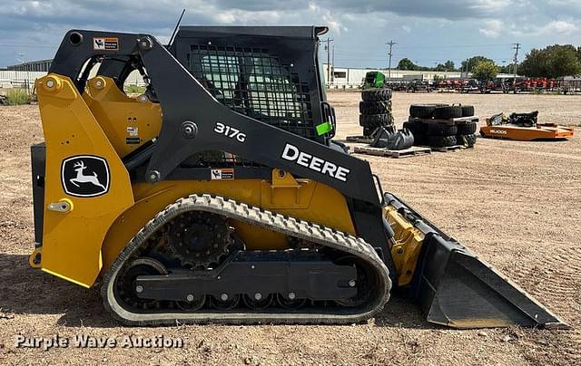 Image of John Deere 317G equipment image 3