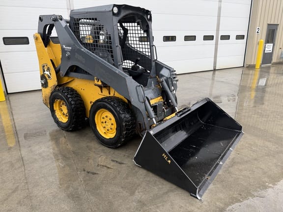 2022 John Deere 318G Equipment Image0