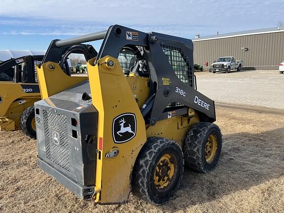 Image of John Deere 318G equipment image 4