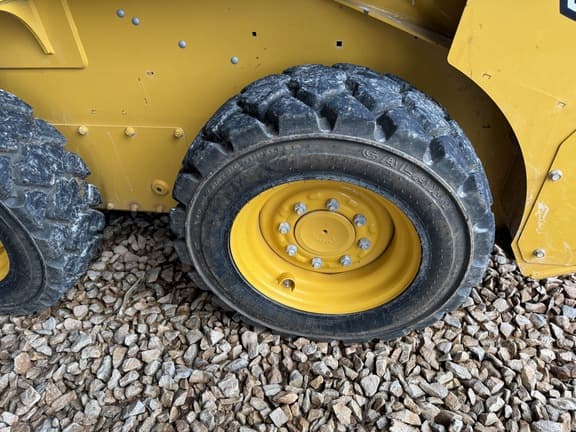 Image of John Deere 318G Primary image