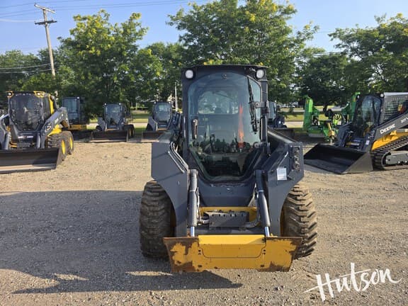 Image of John Deere 320G equipment image 4