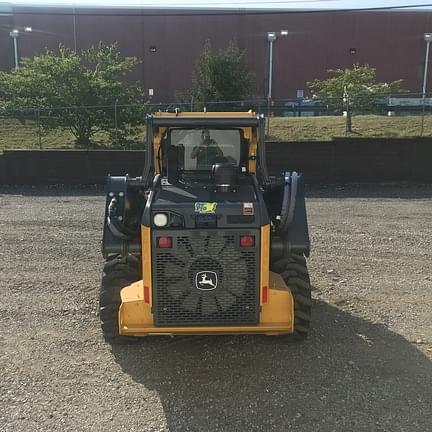 Image of John Deere 320G equipment image 4