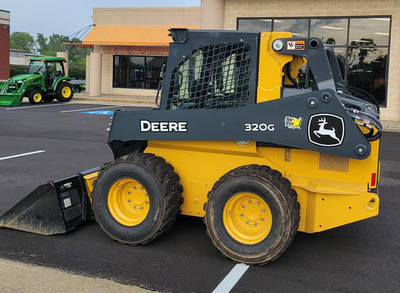 Image of John Deere 320G equipment image 3