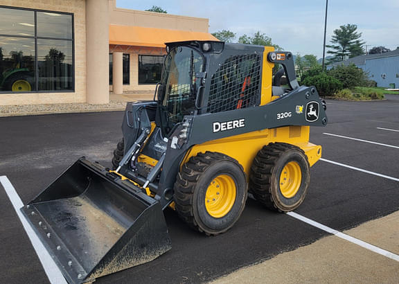 Image of John Deere 320G equipment image 4