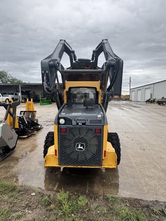 Image of John Deere 320G equipment image 1