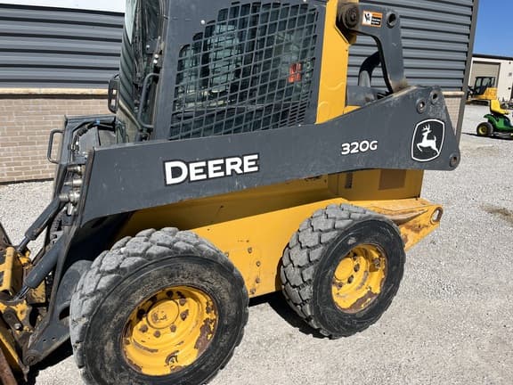Image of John Deere 320G equipment image 2
