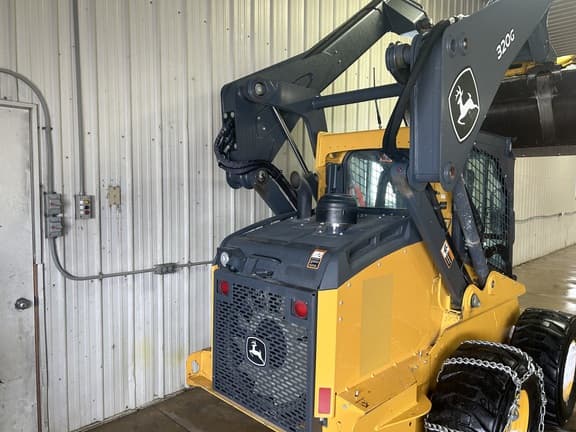 Image of John Deere 320G equipment image 3