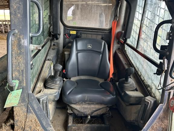 Image of John Deere 320G equipment image 4