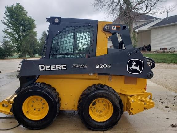 Image of John Deere 320G equipment image 1