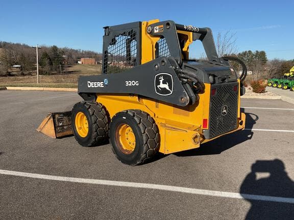 Image of John Deere 320G equipment image 2