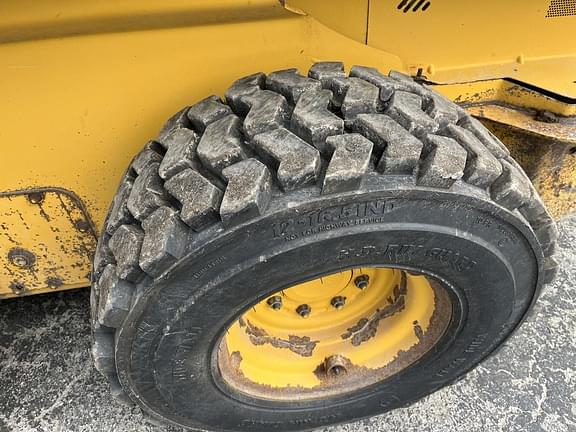 Image of John Deere 320G equipment image 4