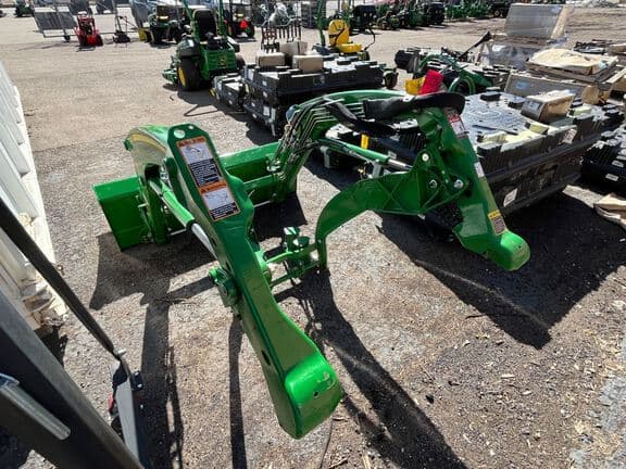 Image of John Deere 320R equipment image 1