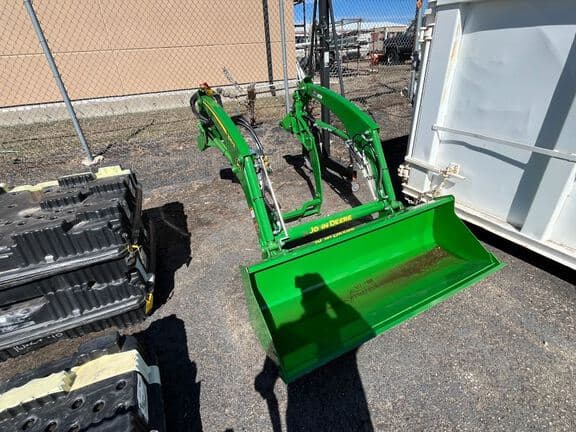 Image of John Deere 320R equipment image 3