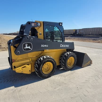 Image of John Deere 324G equipment image 4